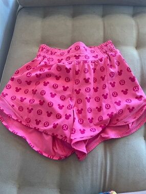 LululemonXDisney Hotty Hots